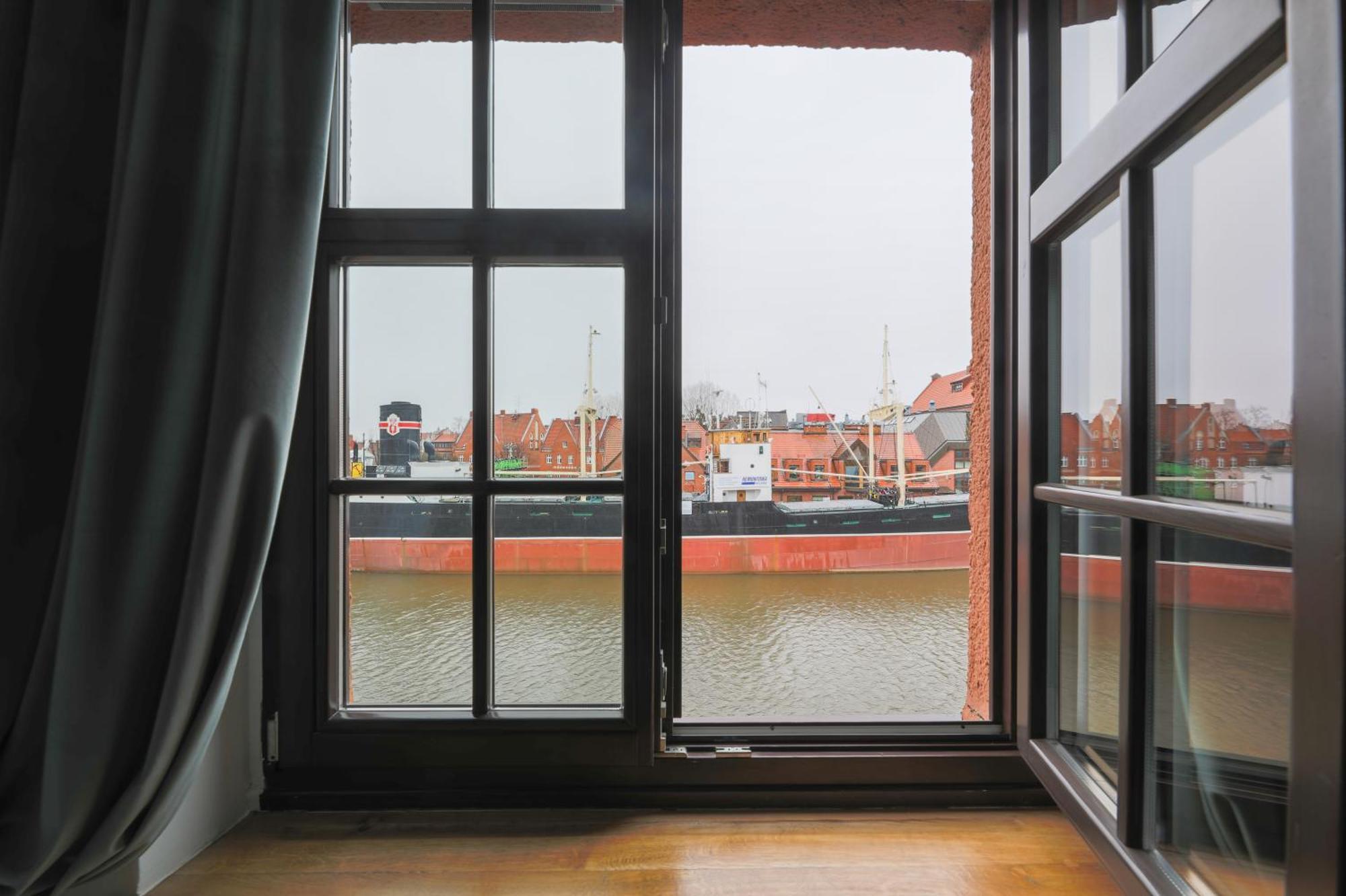 Motlawa Apartments - Old Town & River Viev, Fast Wifi กดัญสก์ ภายนอก รูปภาพ
